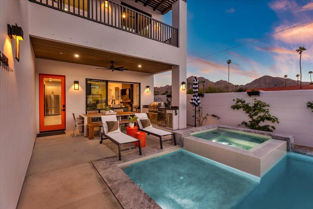 51120 Avenida Navarro