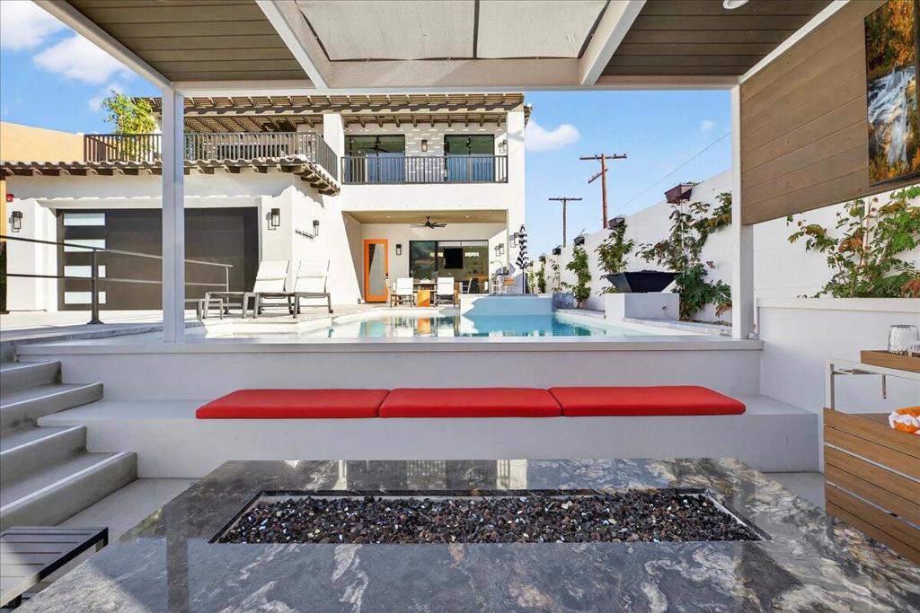 51120 Avenida Navarro