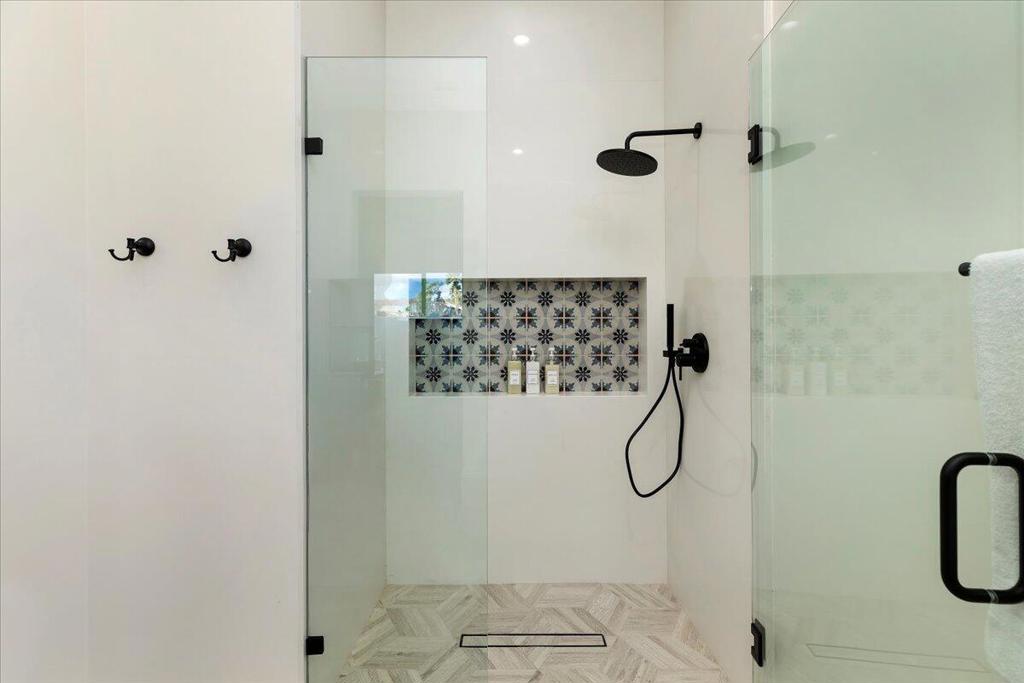 51120 Avenida Navarro