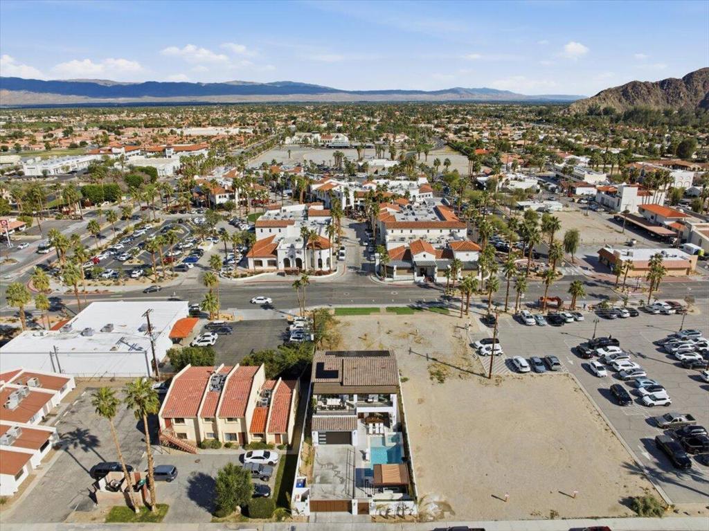 51120 Avenida Navarro