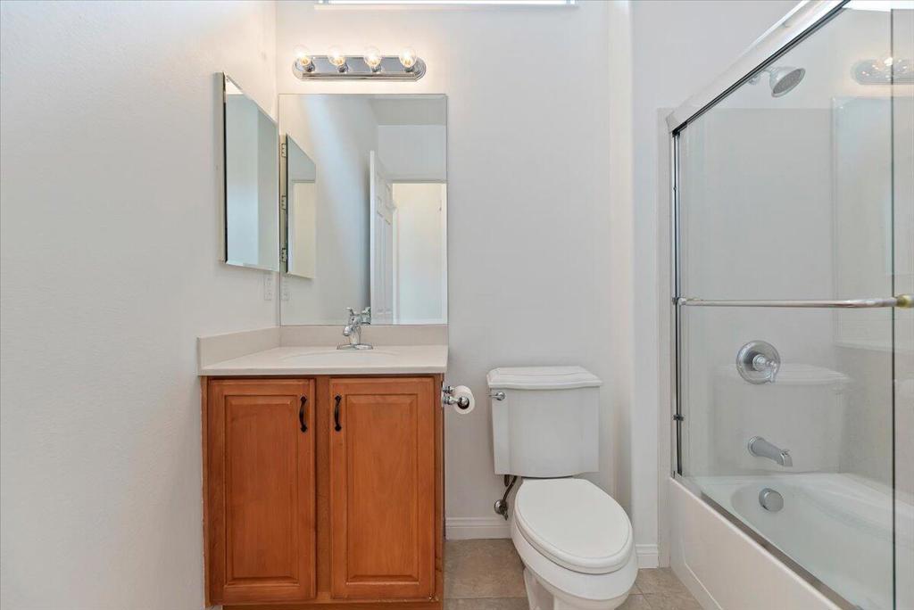 81916 Avenida Del Toro