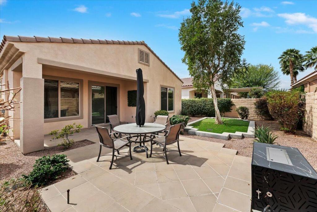 81916 Avenida Del Toro