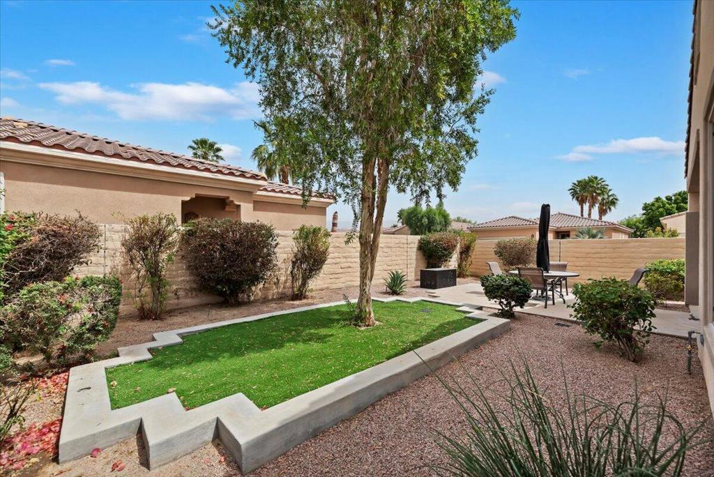 81916 Avenida Del Toro