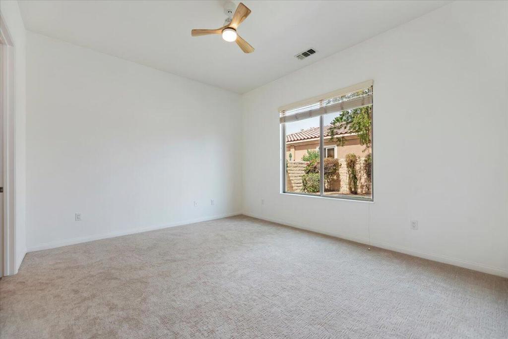 81916 Avenida Del Toro