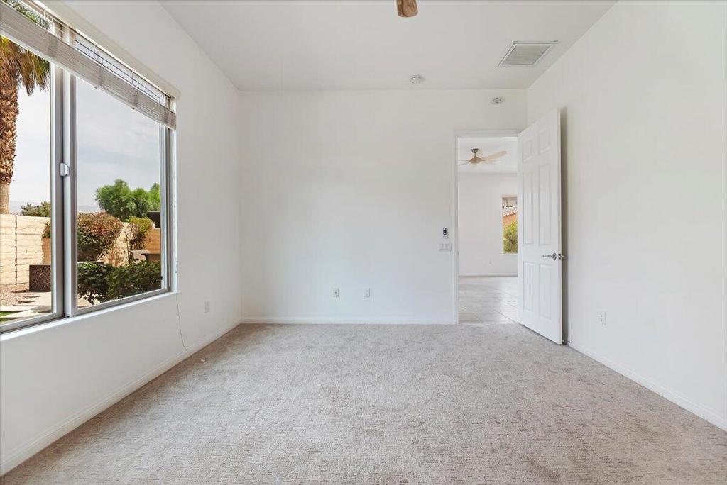 81916 Avenida Del Toro