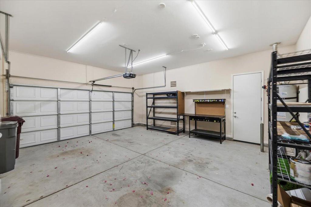 81916 Avenida Del Toro