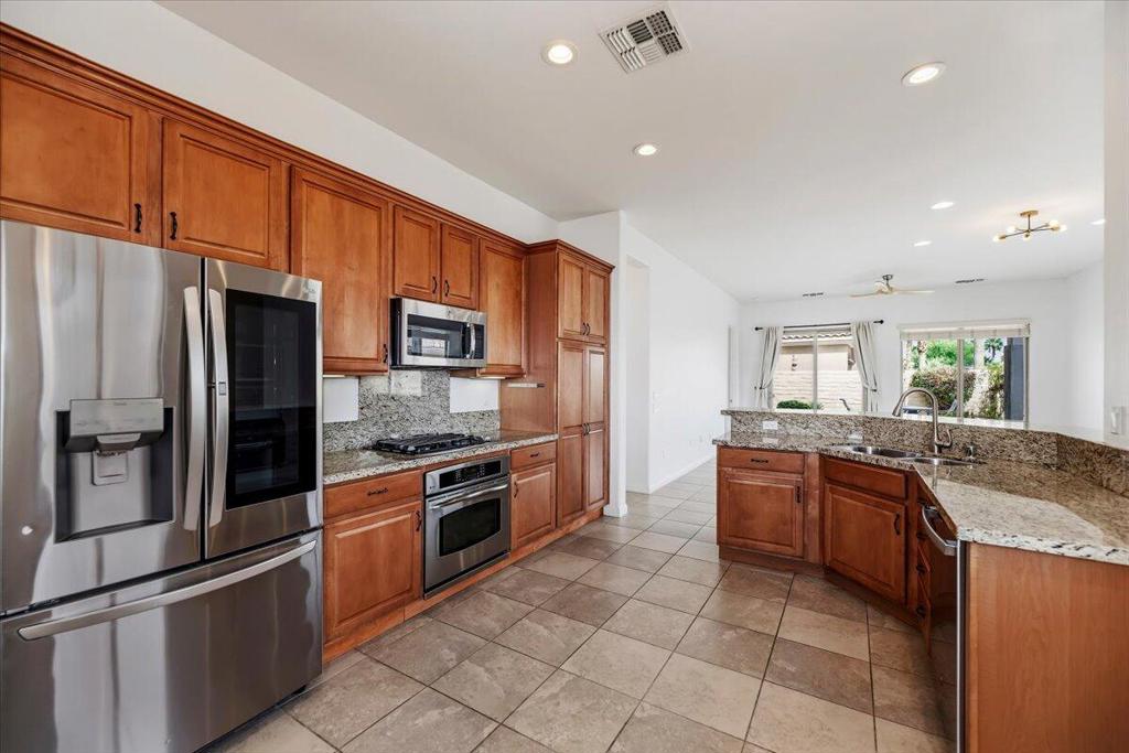 81916 Avenida Del Toro