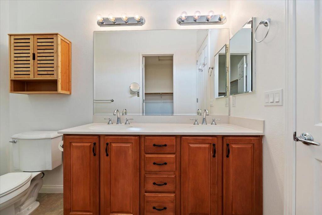 81916 Avenida Del Toro