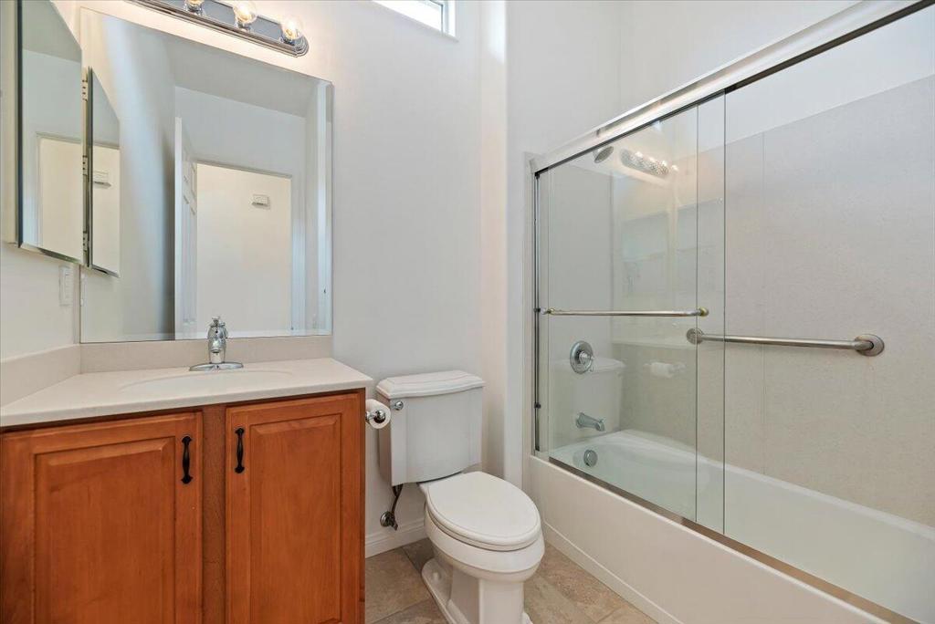 81916 Avenida Del Toro