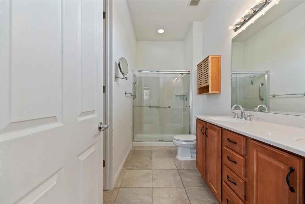 81916 Avenida Del Toro