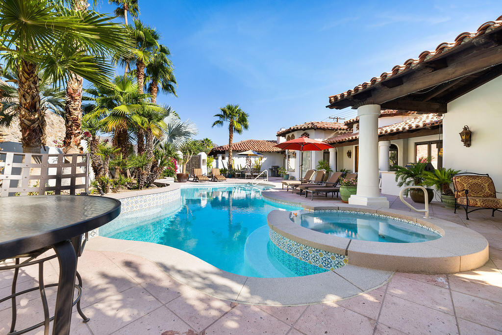 51230 Avenida Obregon