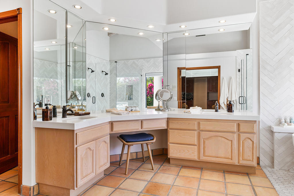 51230 Avenida Obregon