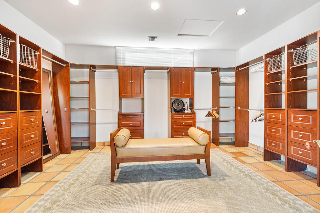 51230 Avenida Obregon