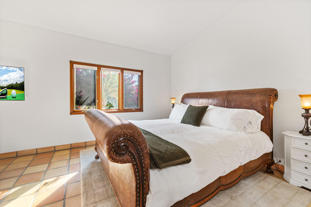 51230 Avenida Obregon