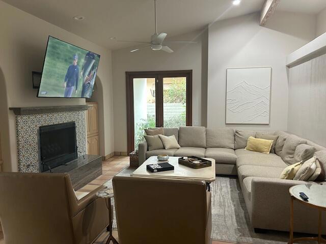 51230 Avenida Obregon