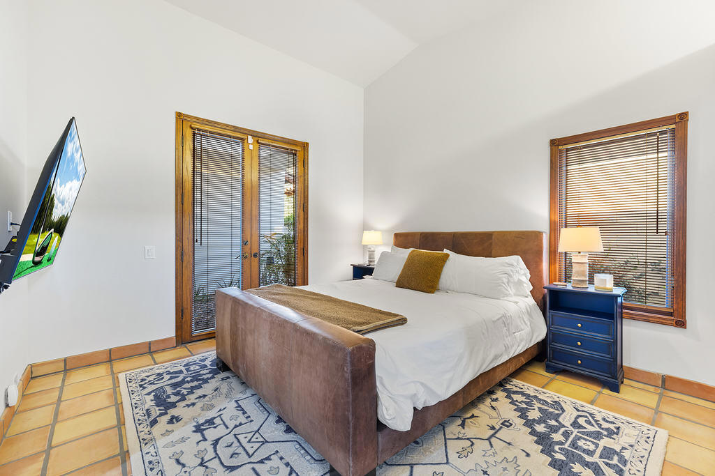 51230 Avenida Obregon