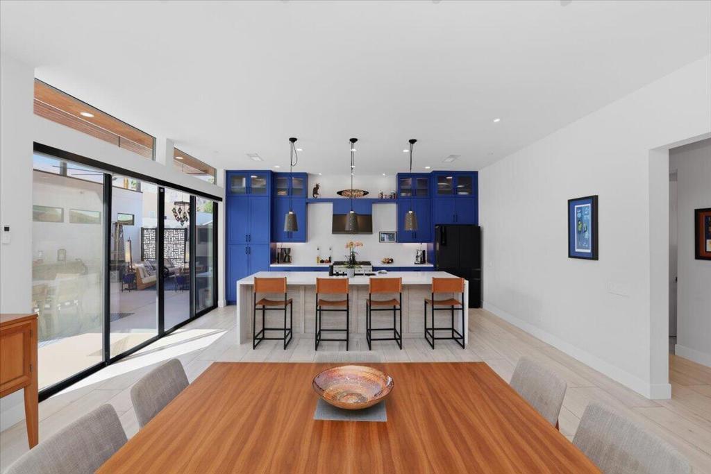 54905 Avenida Obregon