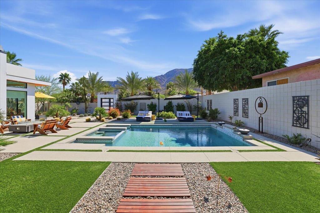 54905 Avenida Obregon