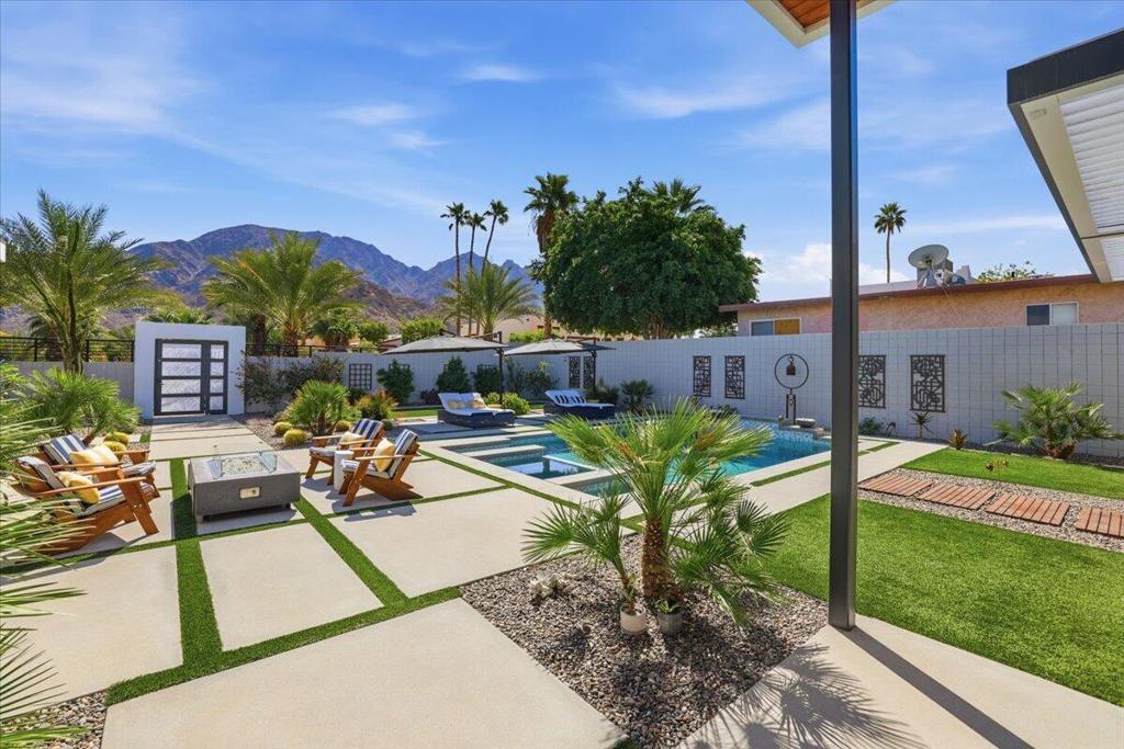 54905 Avenida Obregon