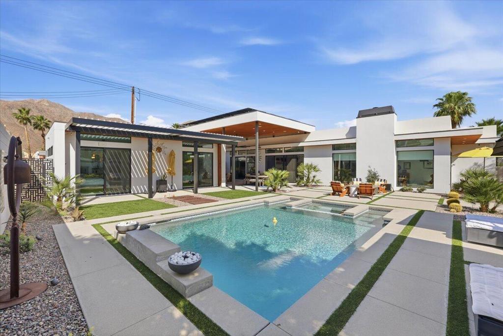 54905 Avenida Obregon