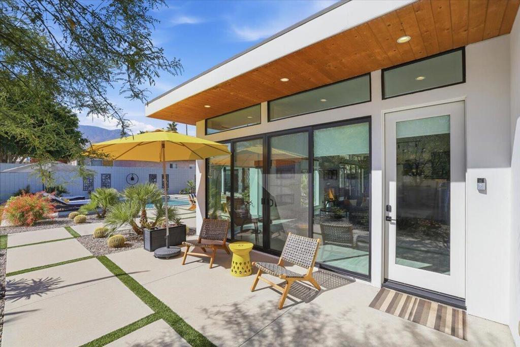 54905 Avenida Obregon