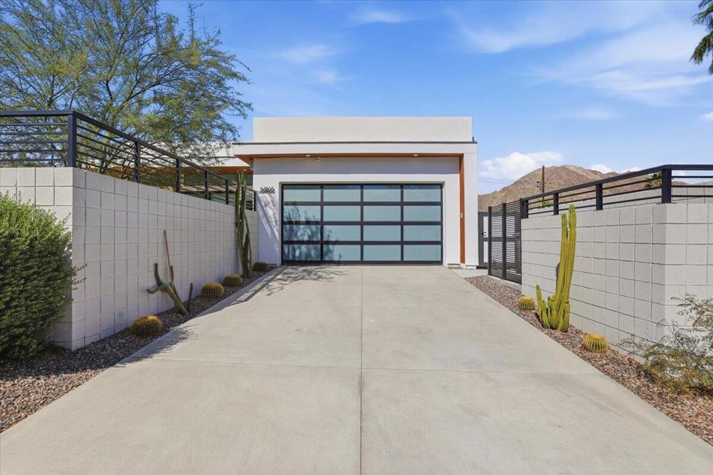 54905 Avenida Obregon