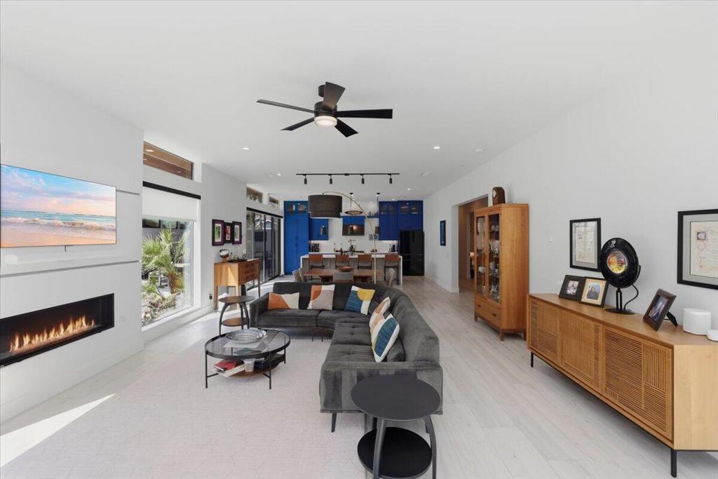 54905 Avenida Obregon