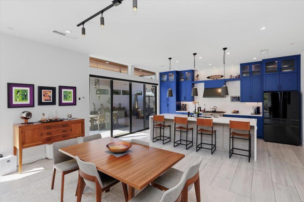 54905 Avenida Obregon