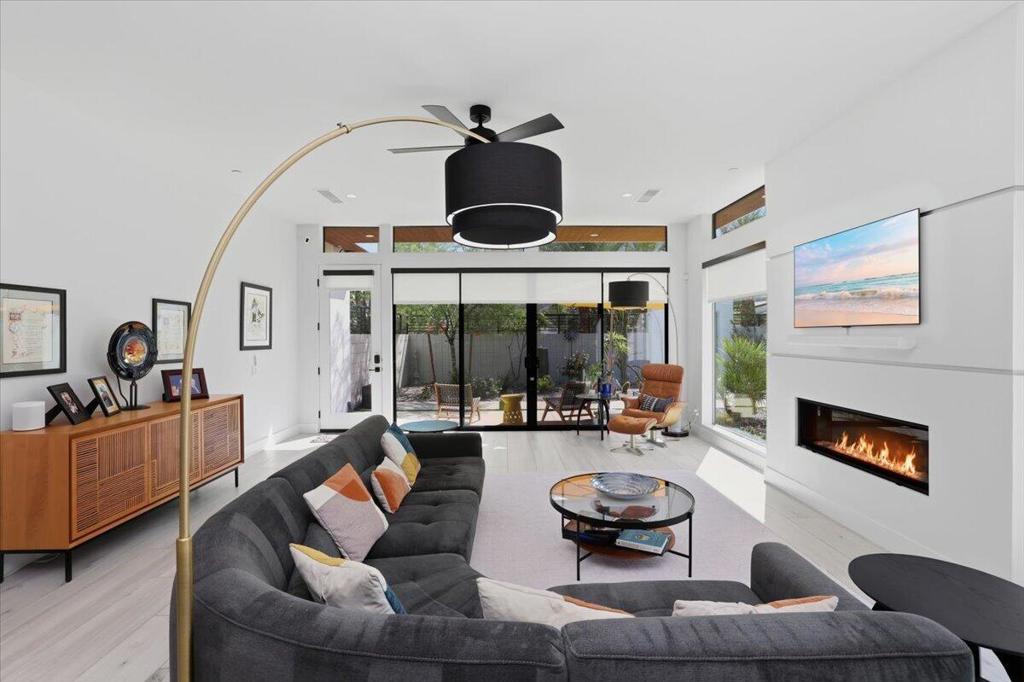 54905 Avenida Obregon