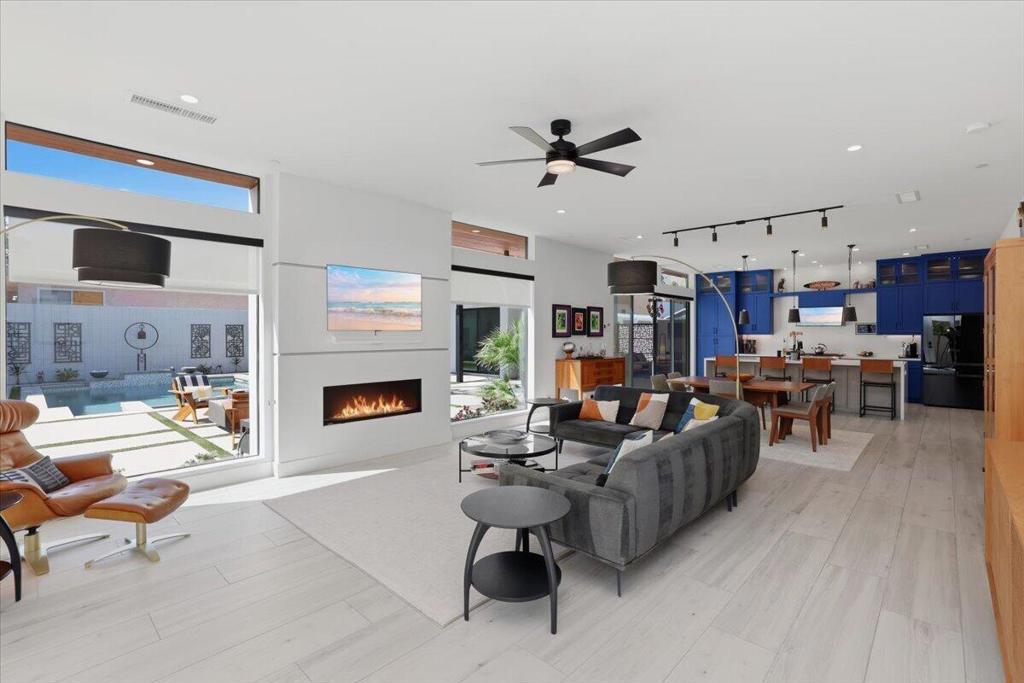 54905 Avenida Obregon