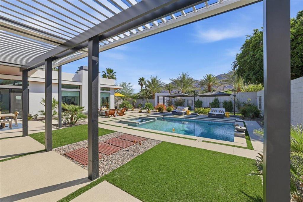 54905 Avenida Obregon