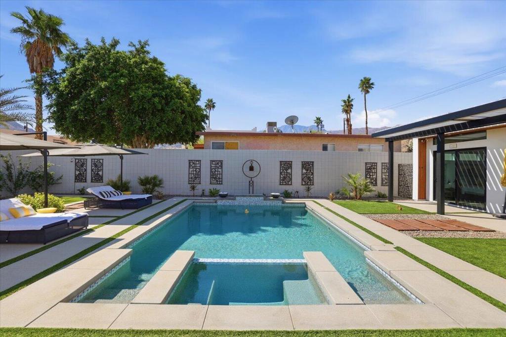 54905 Avenida Obregon