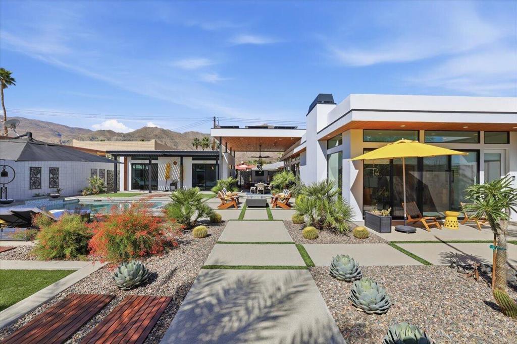 54905 Avenida Obregon