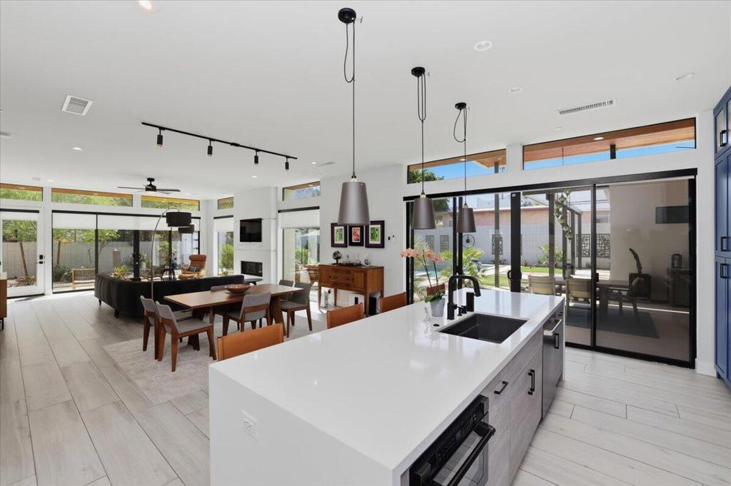 54905 Avenida Obregon