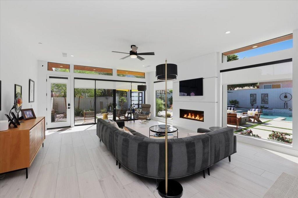 54905 Avenida Obregon