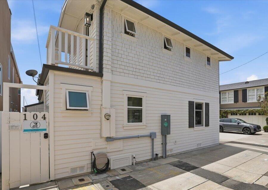 104 Onyx Avenue