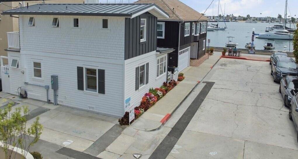 104 Onyx Avenue