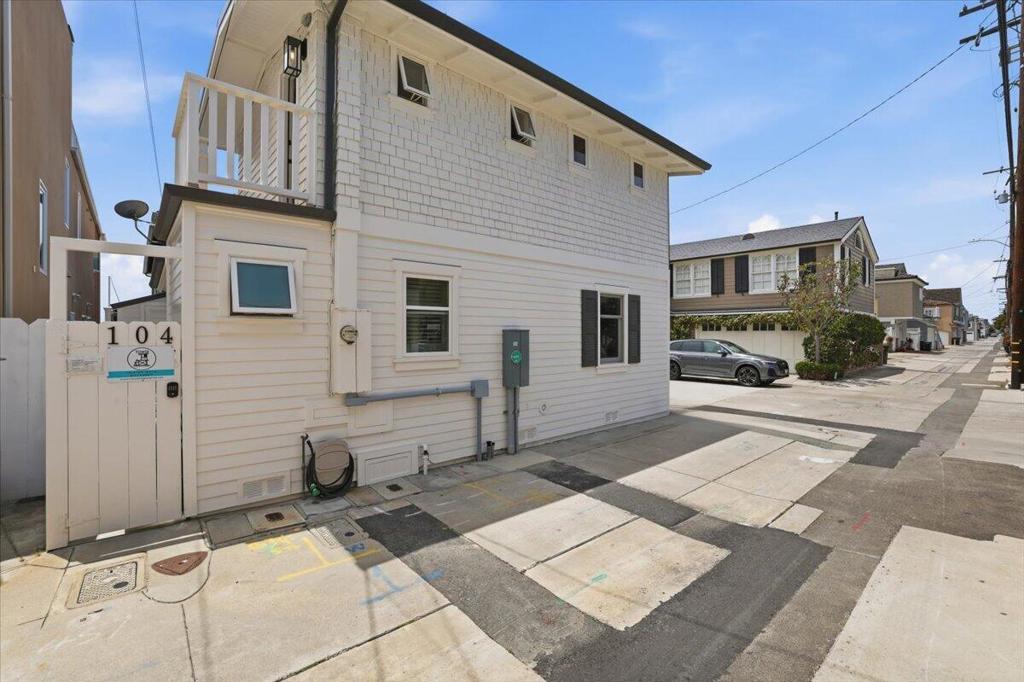 104 Onyx Avenue