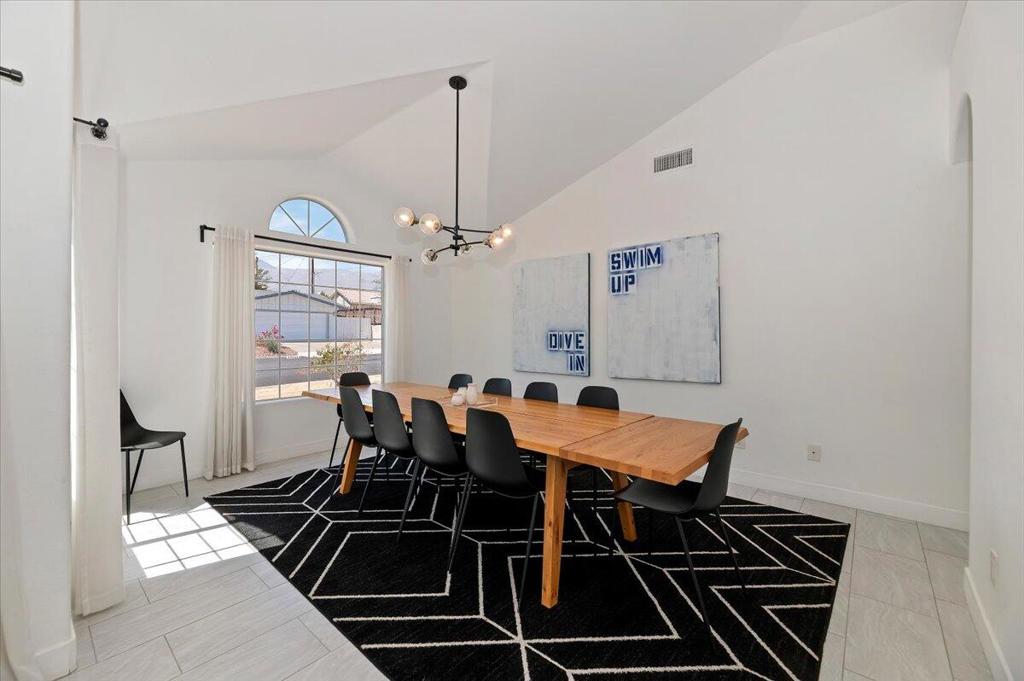 53245 Avenida Martinez