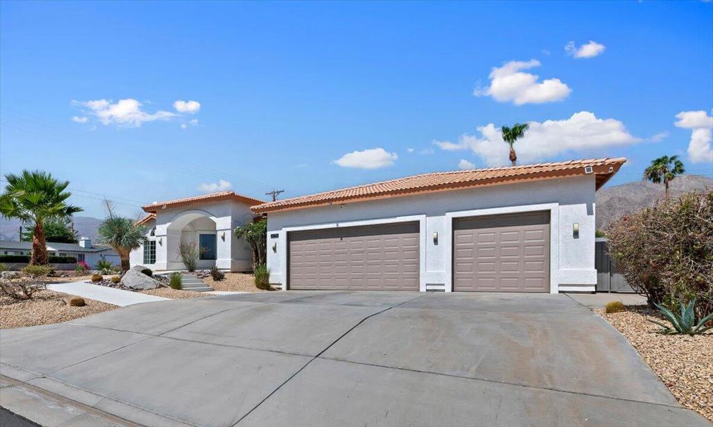 53245 Avenida Martinez