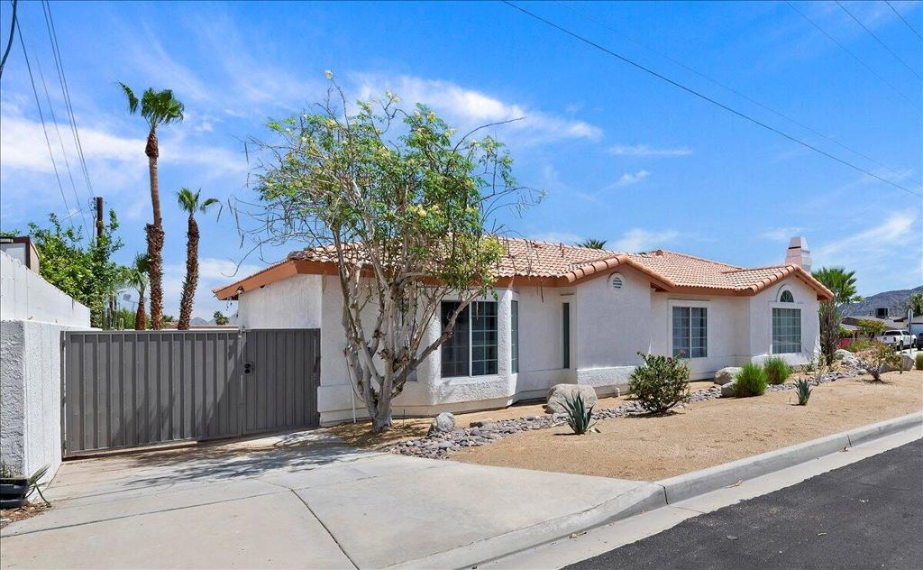 53245 Avenida Martinez