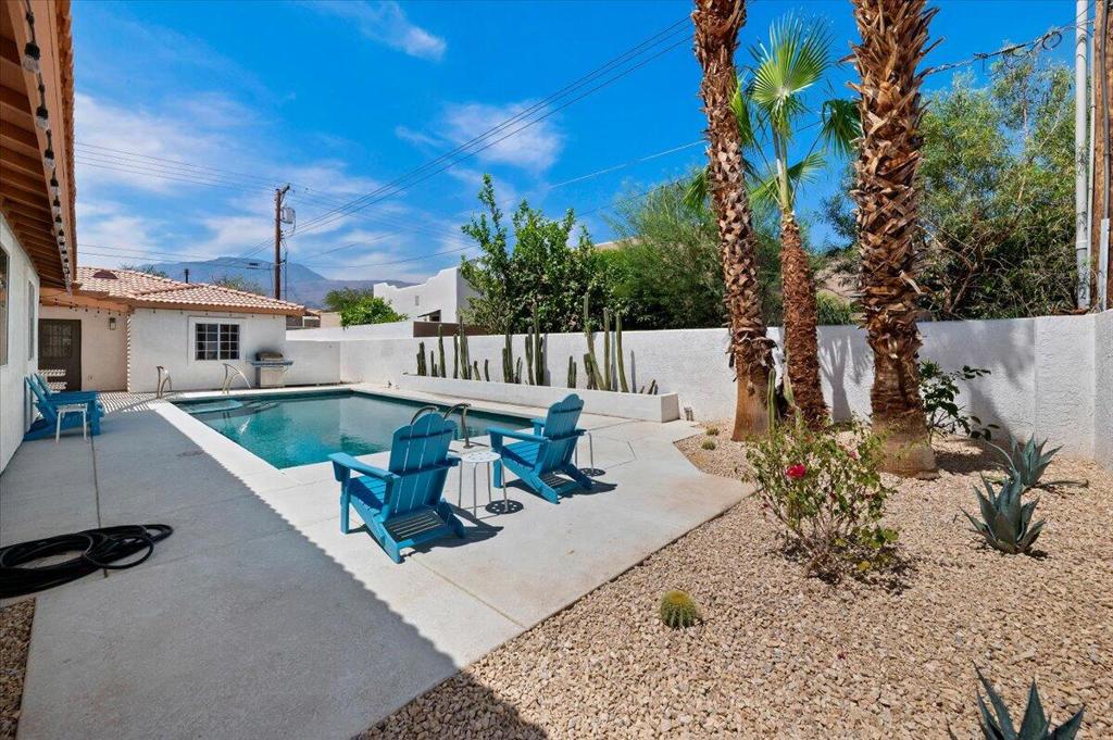 53245 Avenida Martinez