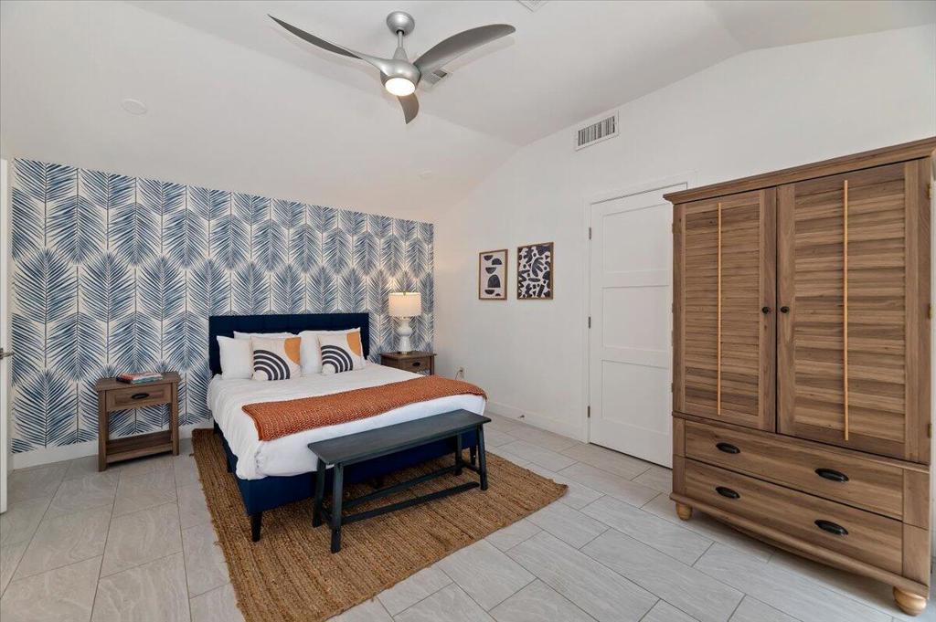 53245 Avenida Martinez