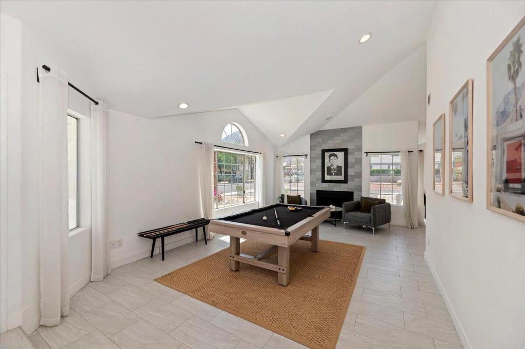 53245 Avenida Martinez
