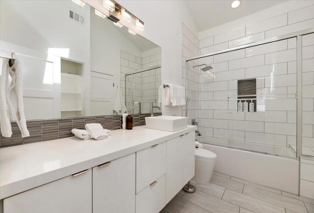 53245 Avenida Martinez