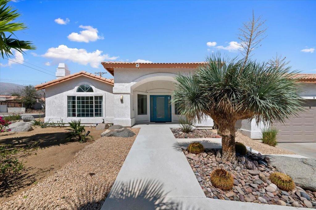 53245 Avenida Martinez