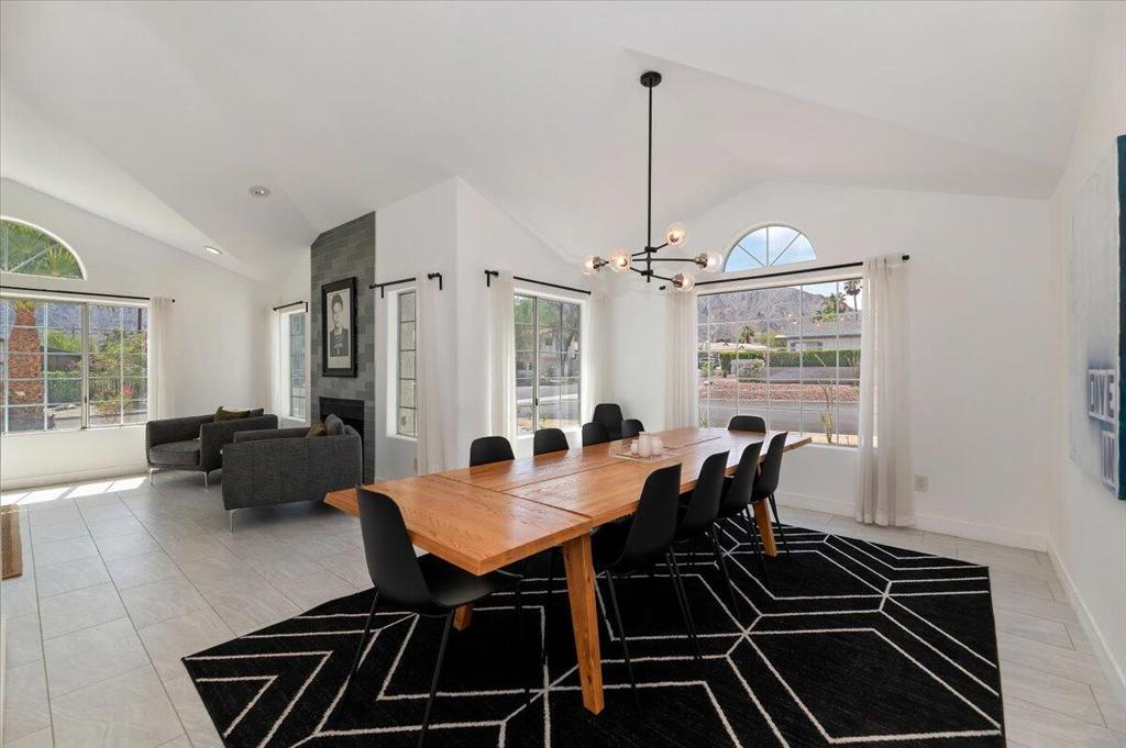 53245 Avenida Martinez