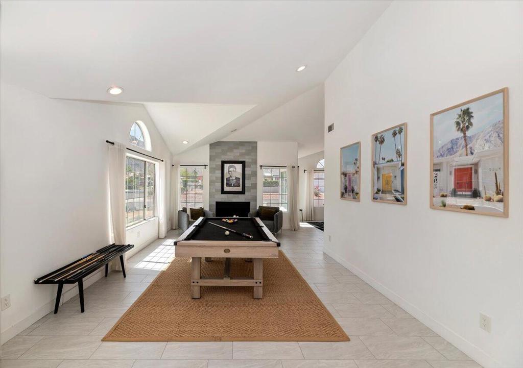53245 Avenida Martinez