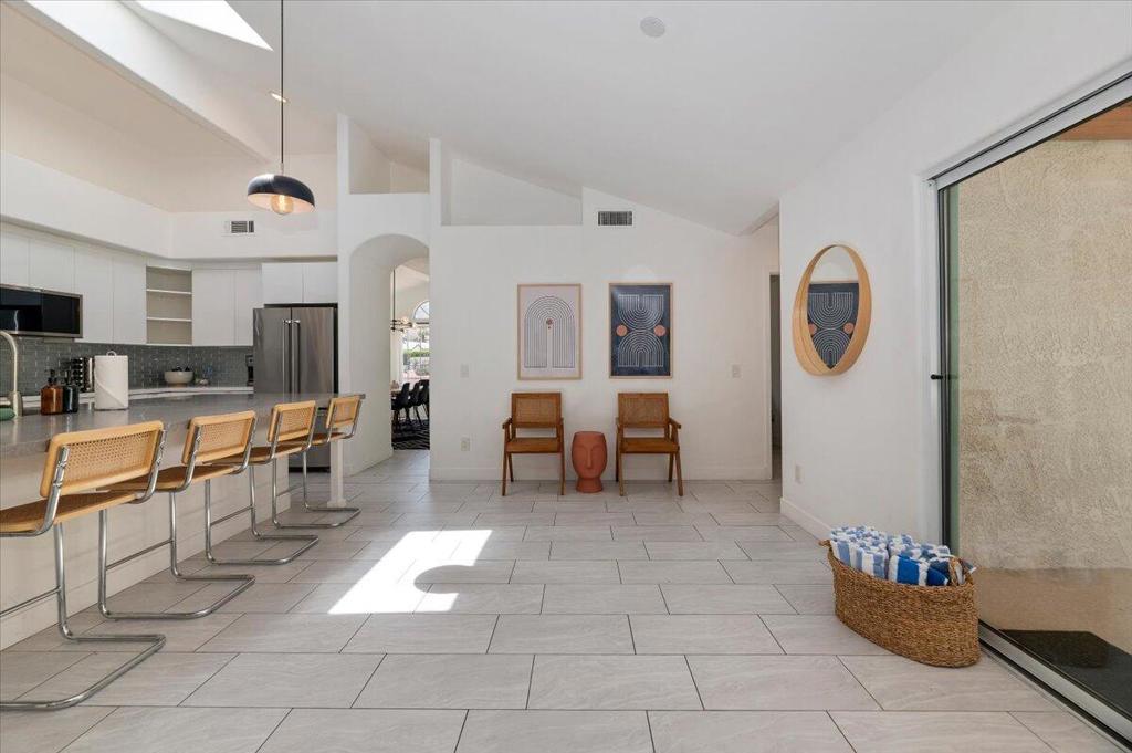 53245 Avenida Martinez