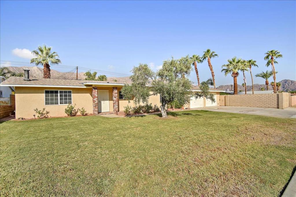 52637 Avenida Villa